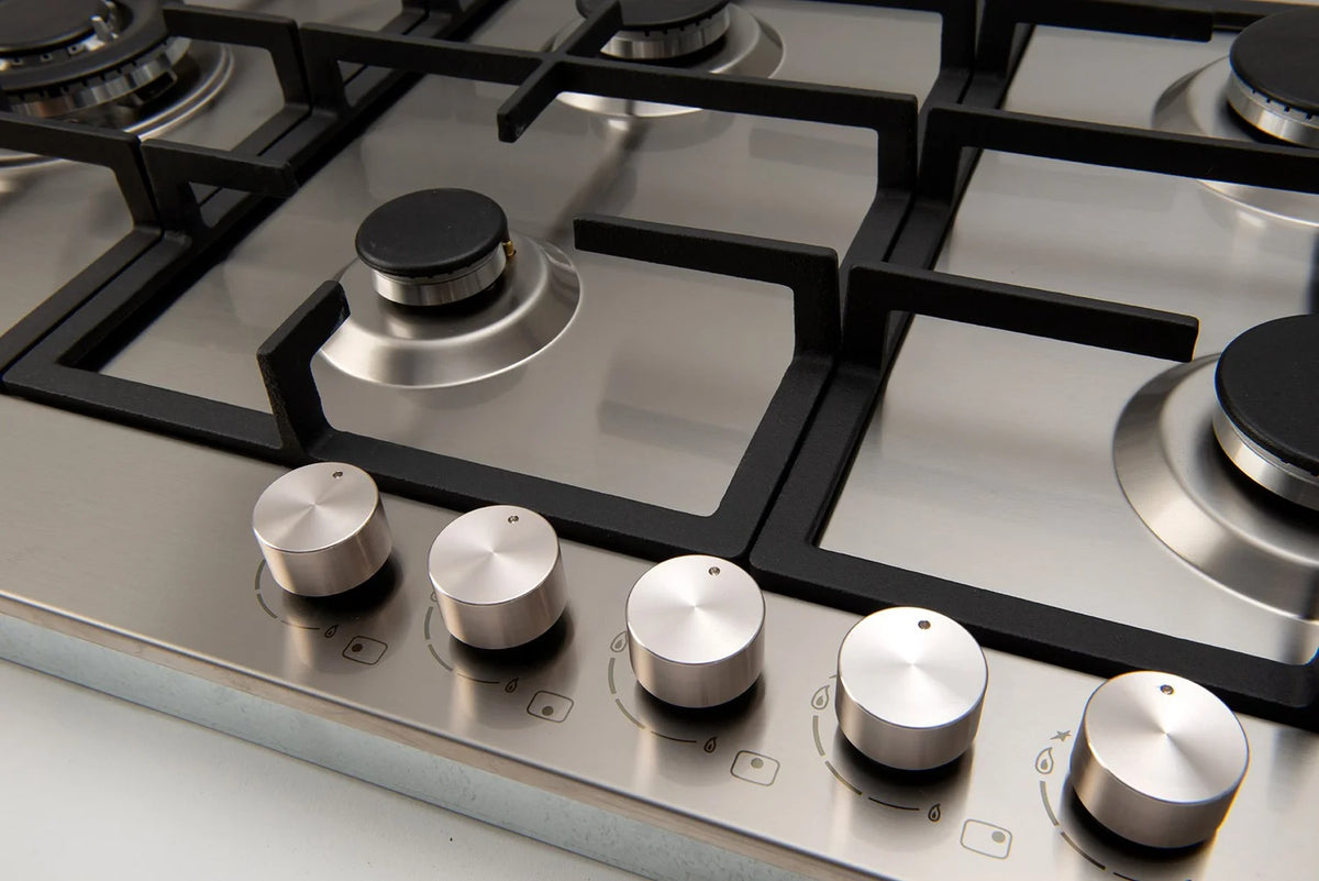 Euro 90cm Gas Cooktop E90CTWX close up on knobs.