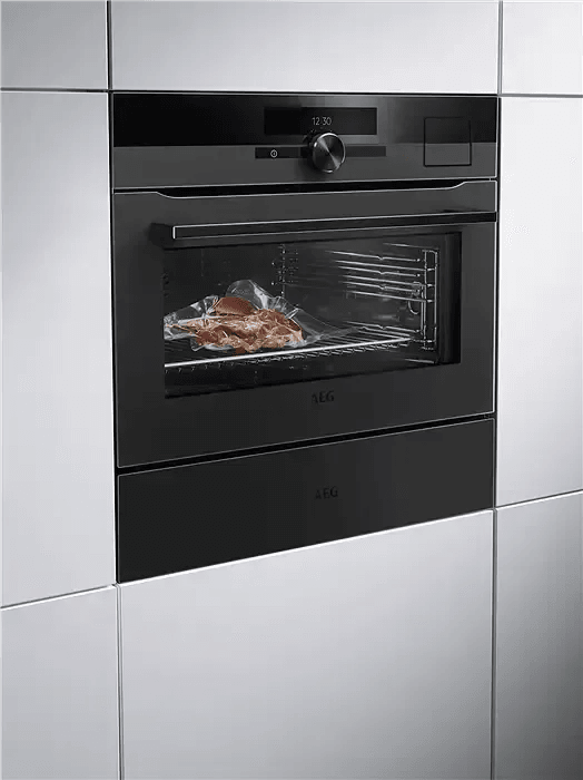 AEG 45cm SteamPro Compact Oven - Matte Black - newtonshomeappliances