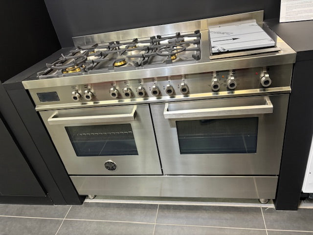 Bertazzoni 120cm Professional Upright Cooker- PRO1206GMFEDXT *Ex-Display*