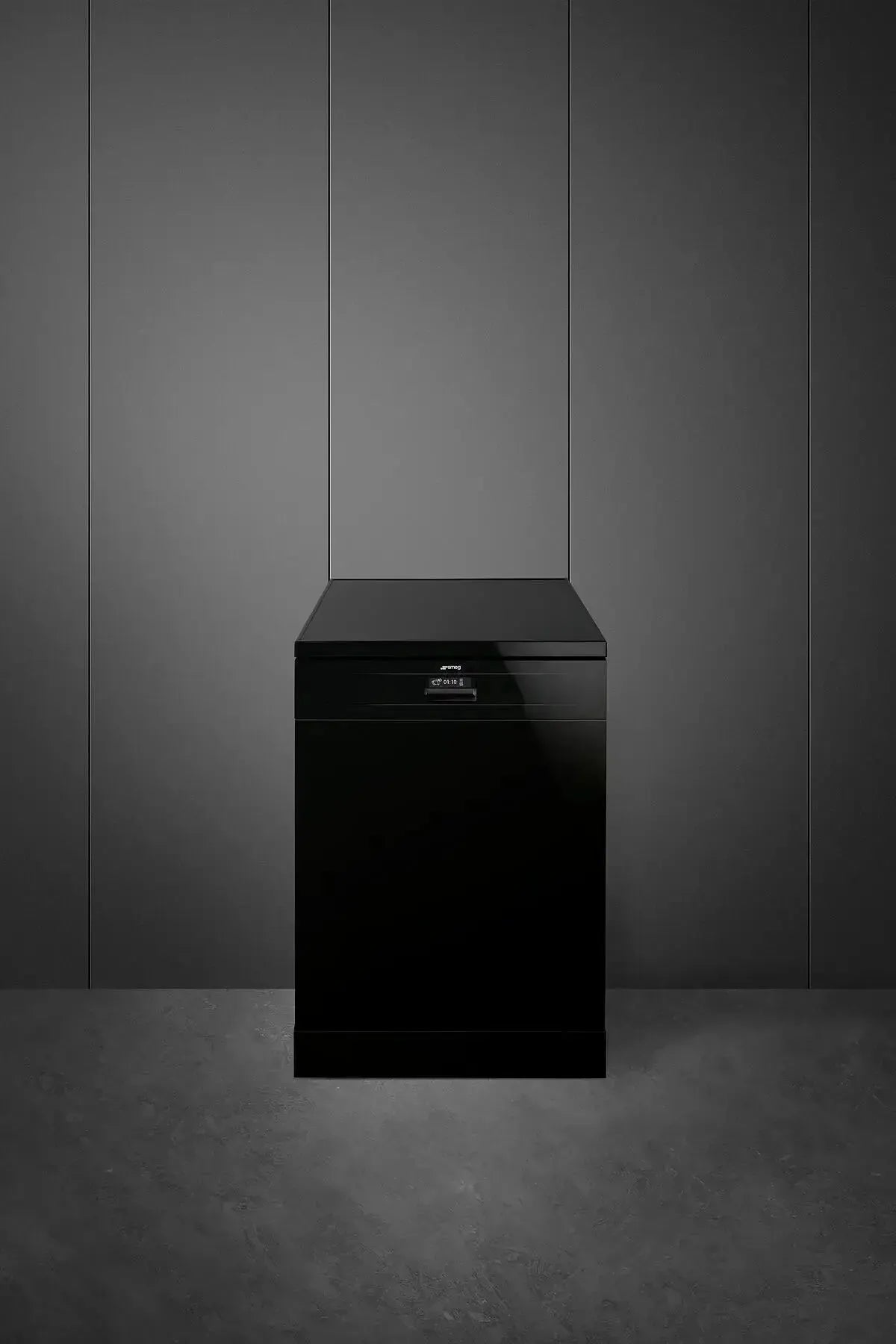 Smeg 60cm Diamond Series Freestanding Dishwasher - Black